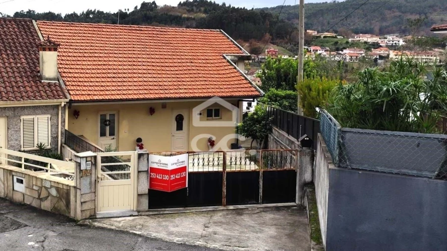 Moradia T2 para Venda em Nespereira Foto 1