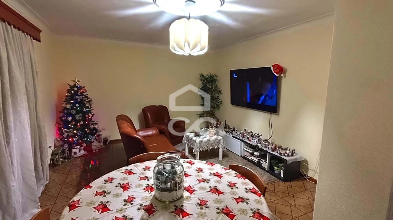 Moradia T2 para Venda em Nespereira Foto 6