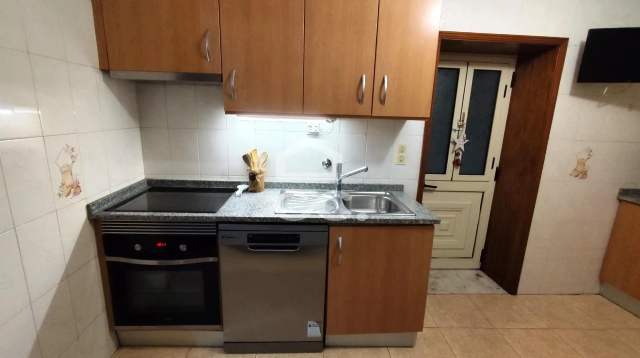 Moradia T2 para Venda em Nespereira Foto 7