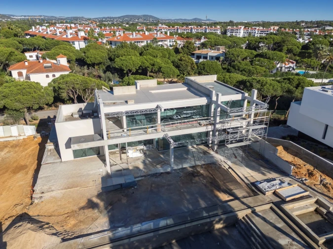 Moradia T5 para Venda em Quarteira Foto 4