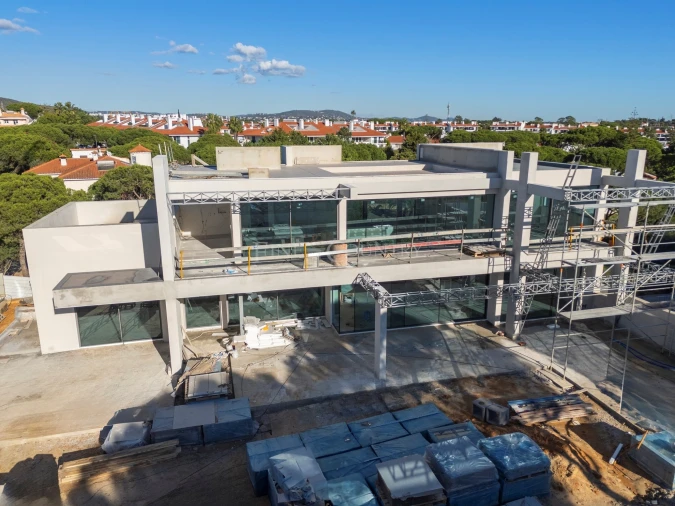 Moradia T5 para Venda em Quarteira Foto 5