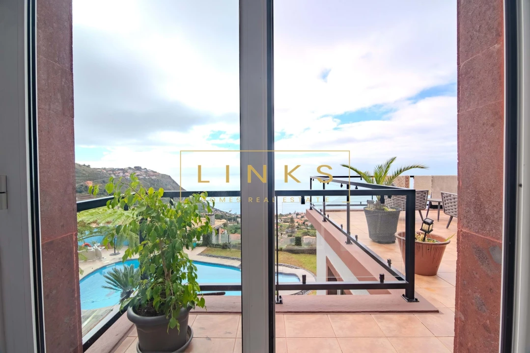 Moradia T5 para Venda em Arco da Calheta Foto 38