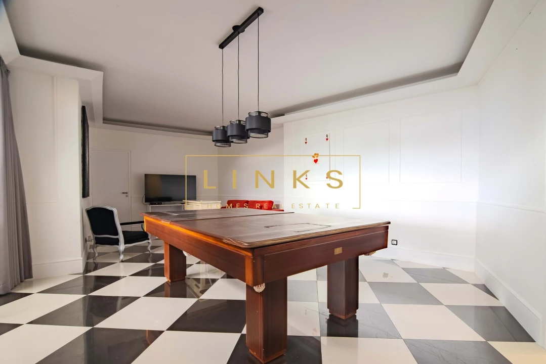 Moradia T5 para Venda em Arco da Calheta Foto 10