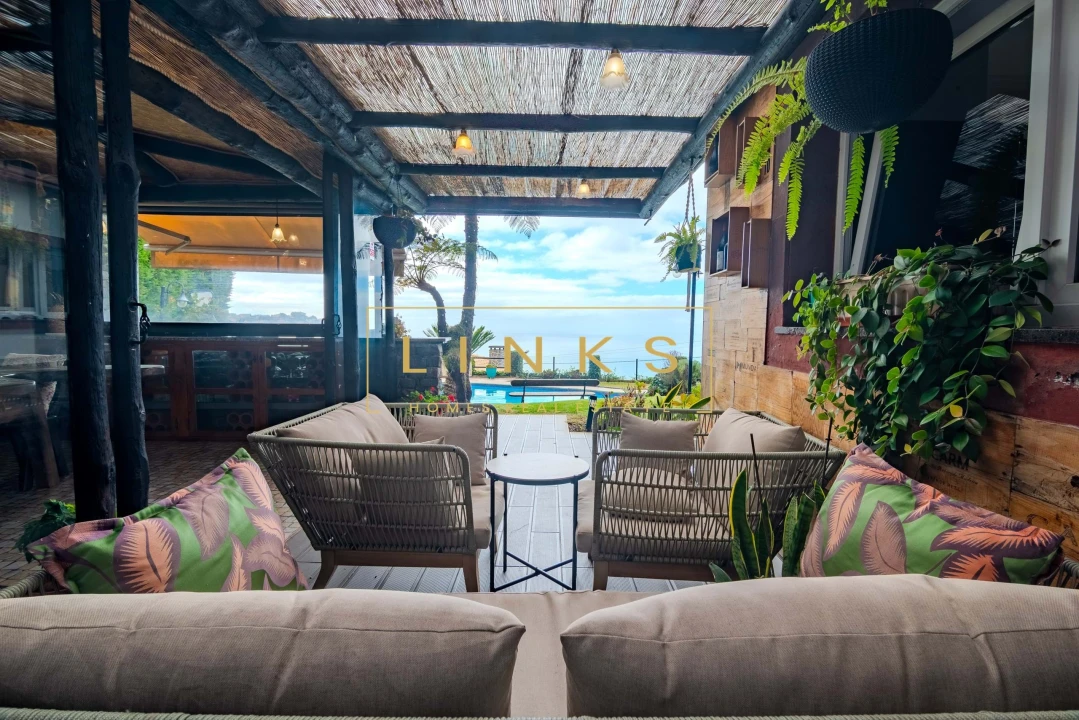 Moradia T5 para Venda em Arco da Calheta Foto 13