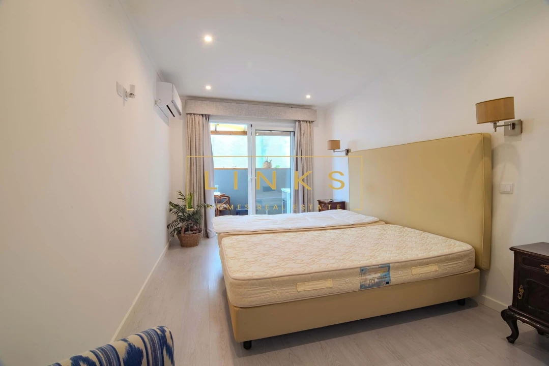 Moradia T5 para Venda em Arco da Calheta Foto 46