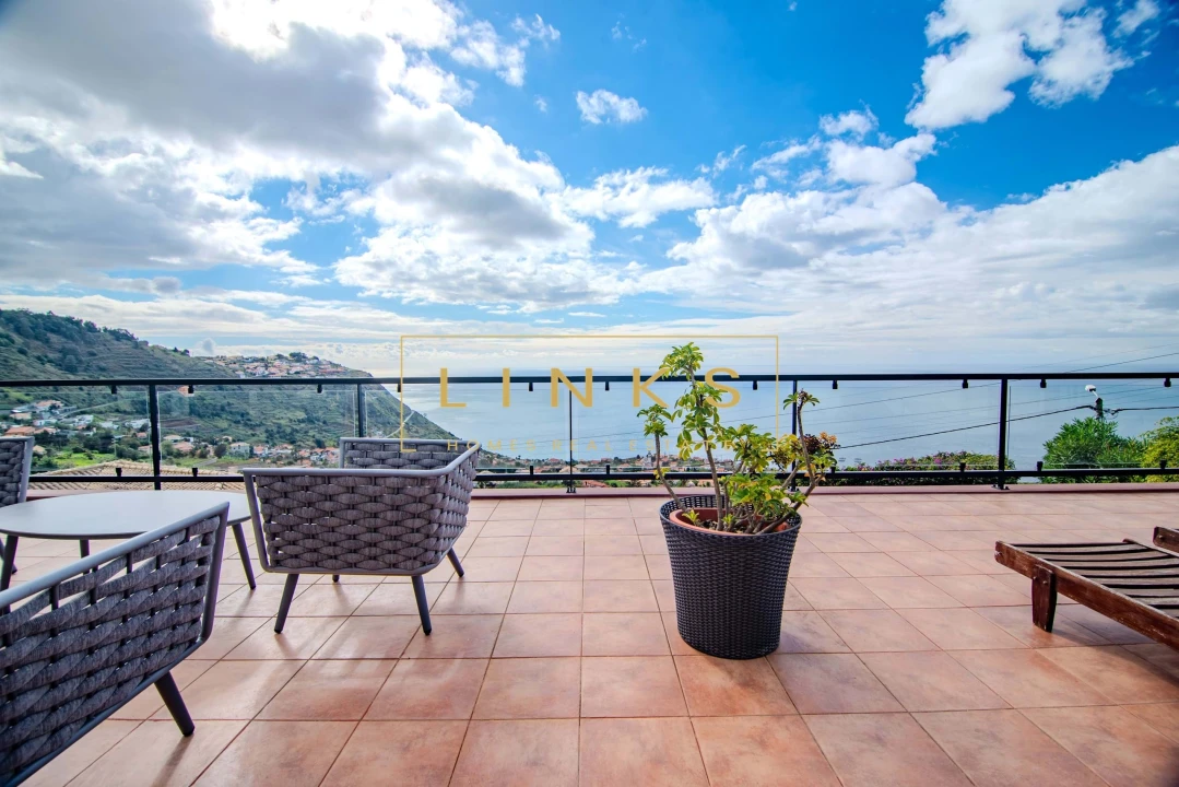 Moradia T5 para Venda em Arco da Calheta Foto 56