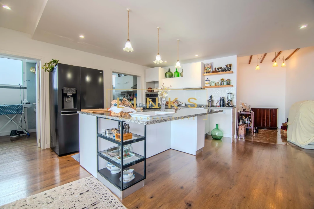 Moradia T5 para Venda em Arco da Calheta Foto 59