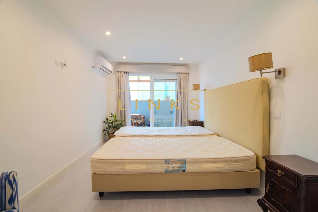 Moradia T5 para Venda em Arco da Calheta Foto 45