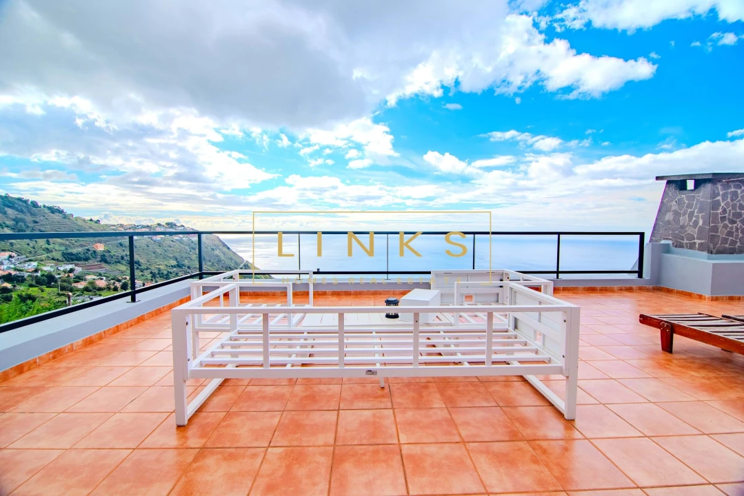 Moradia T5 para Venda em Arco da Calheta Foto 66