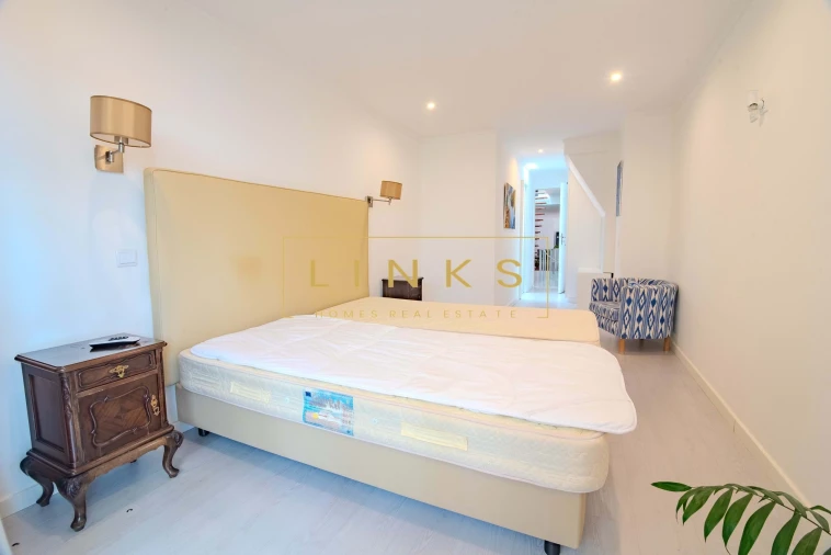 Moradia T5 para Venda em Arco da Calheta Foto 47