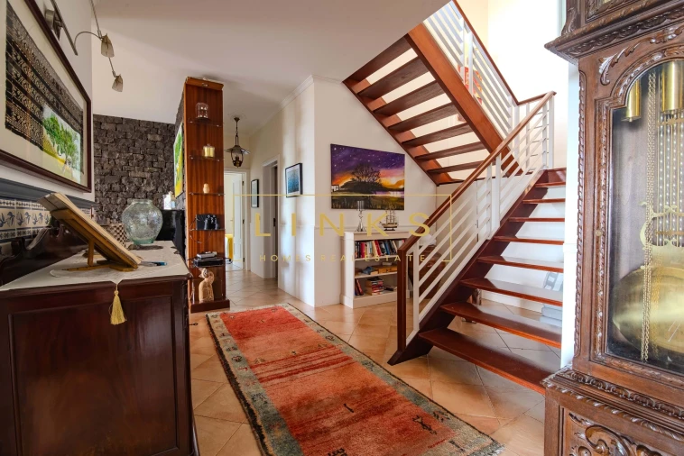 Moradia T5 para Venda em Arco da Calheta Foto 30