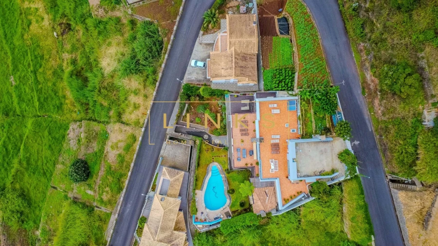 Moradia T5 para Venda em Arco da Calheta Foto 81