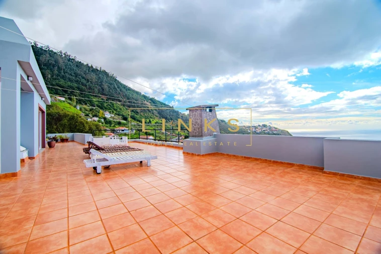 Moradia T5 para Venda em Arco da Calheta Foto 68