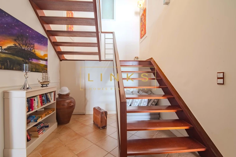 Moradia T5 para Venda em Arco da Calheta Foto 31