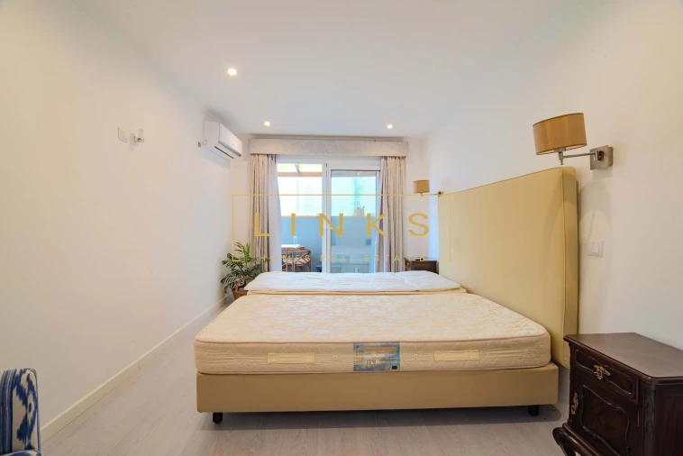 Moradia T5 para Venda em Arco da Calheta Foto 45