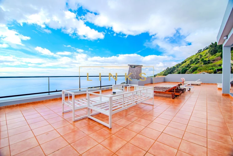 Moradia T5 para Venda em Arco da Calheta Foto 67