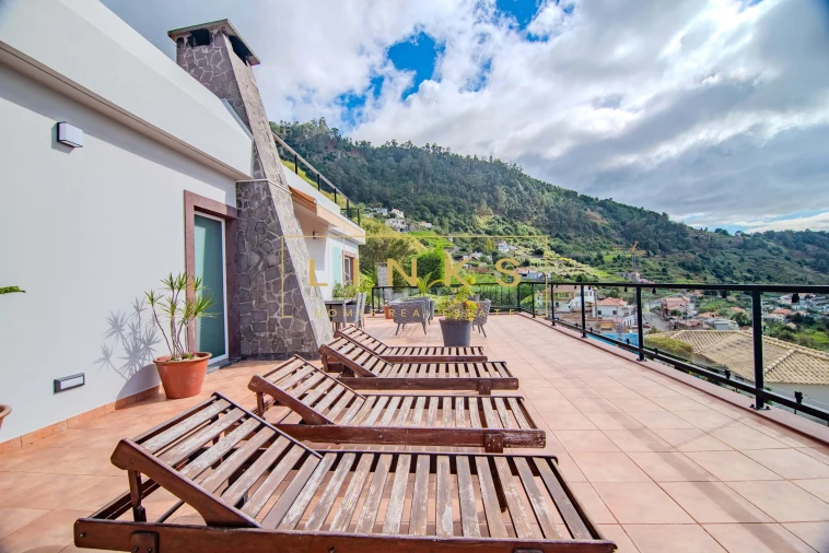 Moradia T5 para Venda em Arco da Calheta Foto 53