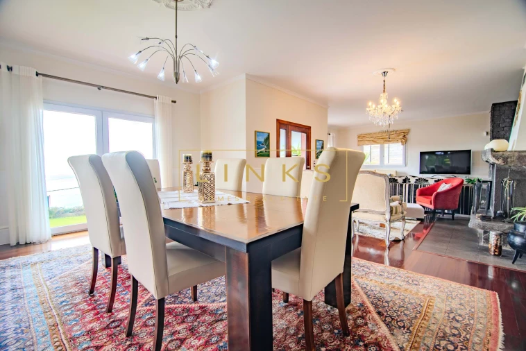 Moradia T5 para Venda em Arco da Calheta Foto 22