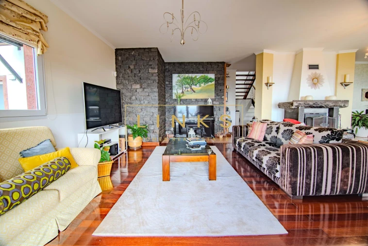 Moradia T5 para Venda em Arco da Calheta Foto 20