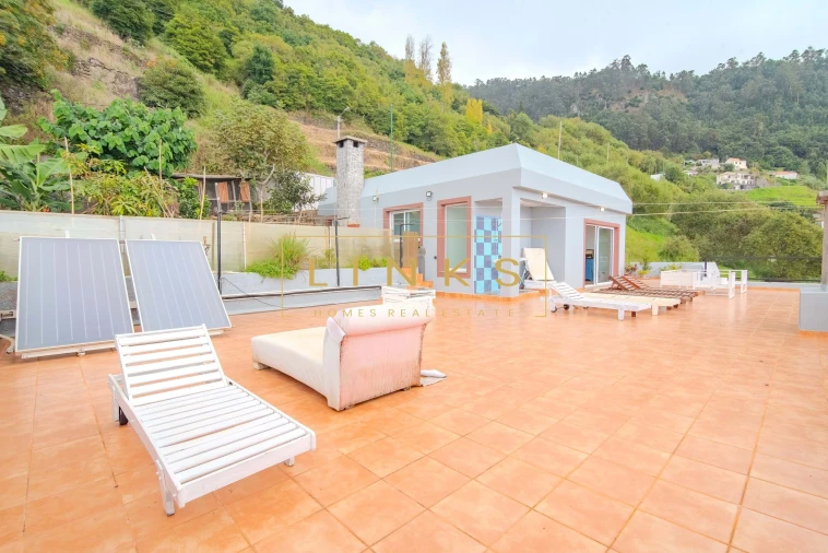 Moradia T5 para Venda em Arco da Calheta Foto 69