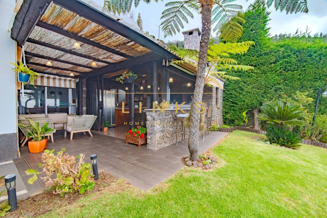 Moradia T5 para Venda em Arco da Calheta Foto 15