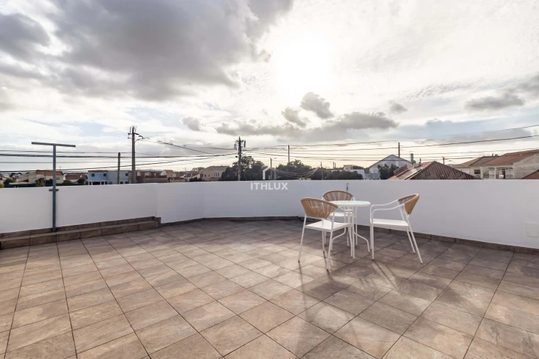 Moradia T4 para Venda em Alhos Vedros Foto 43