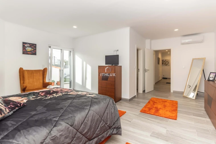 Moradia T4 para Venda em Alhos Vedros Foto 27