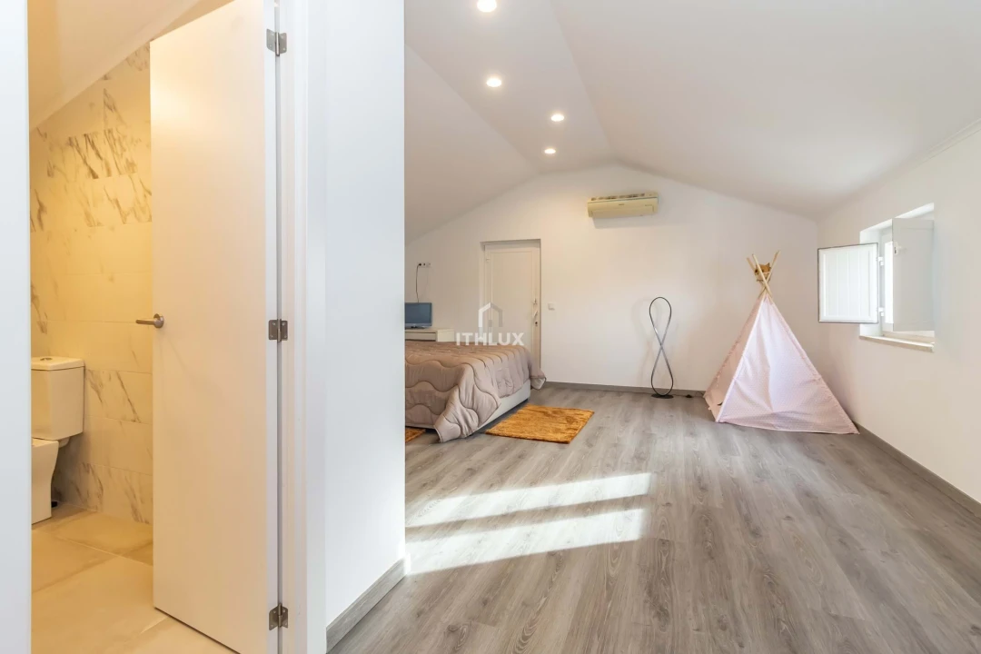 Moradia T4 para Venda em Alhos Vedros Foto 36