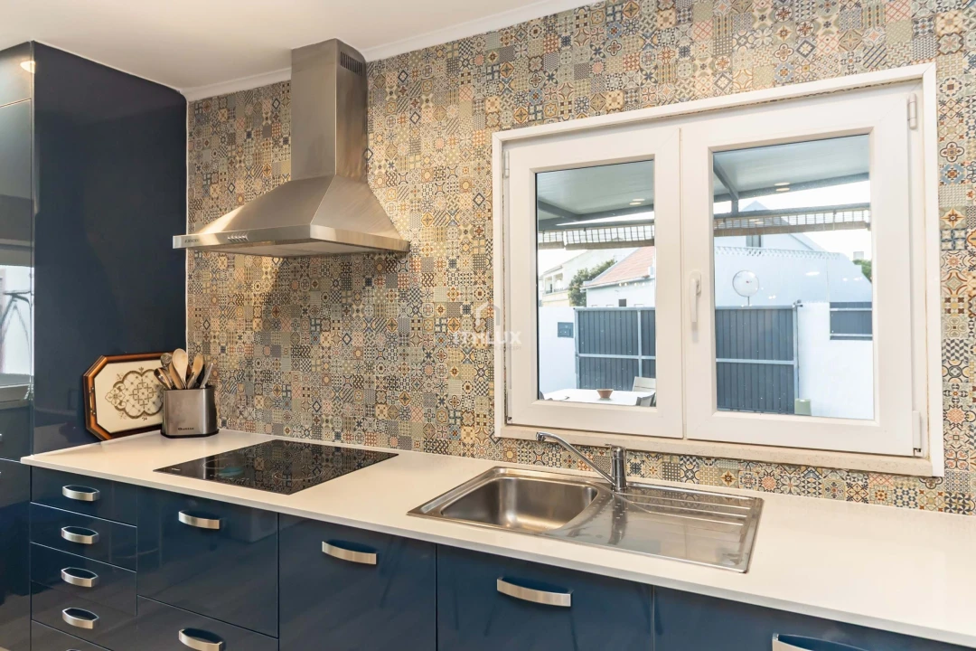 Moradia T4 para Venda em Alhos Vedros Foto 6