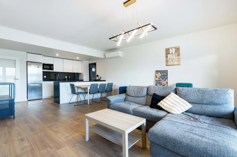 Apartamento T3 para Venda em Santo António dos Cavaleiros e Frielas Foto 3