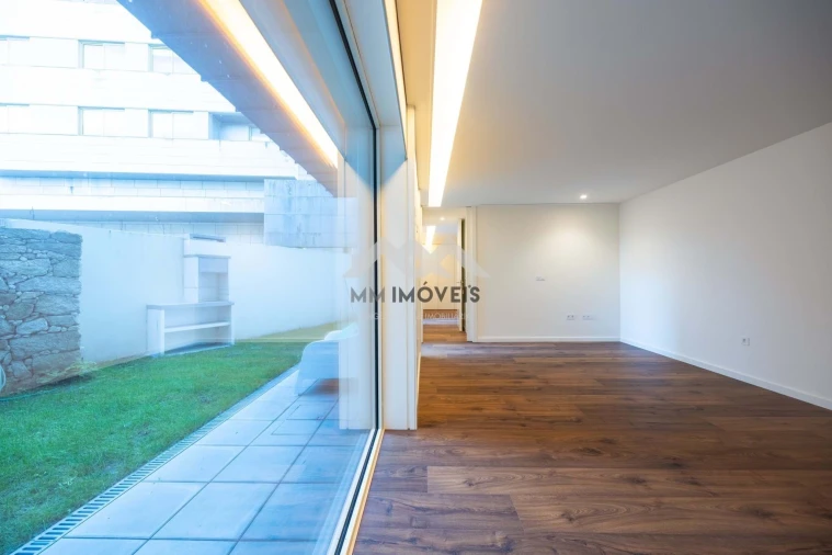 Apartamento T1 para Venda em Paranhos Foto 8