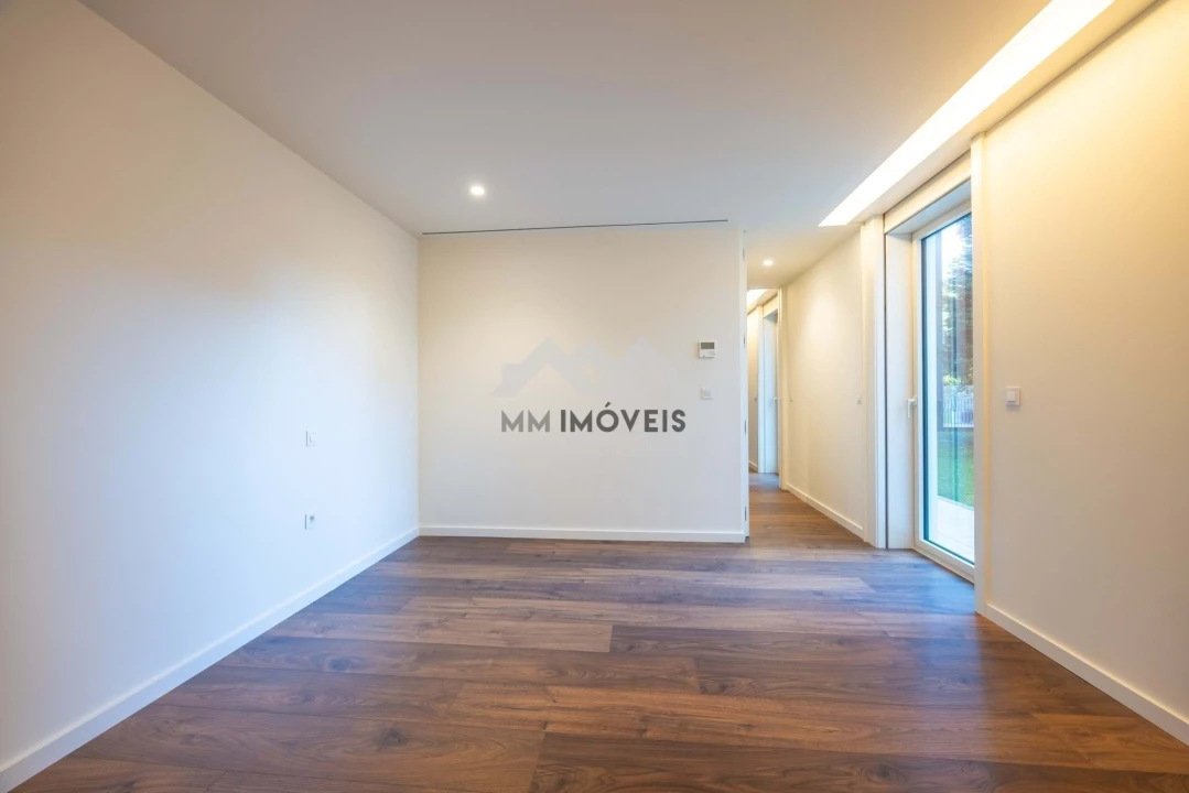 Apartamento T1 para Venda em Paranhos Foto 3