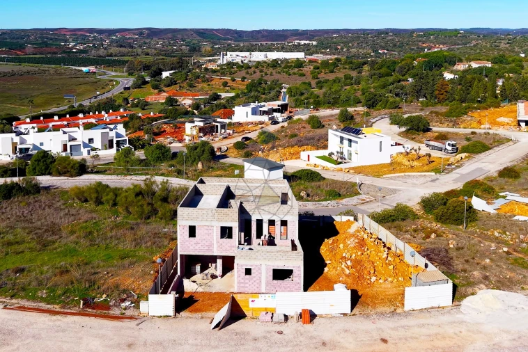 Moradia T4 para Venda em Mexilhoeira Grande Foto 13