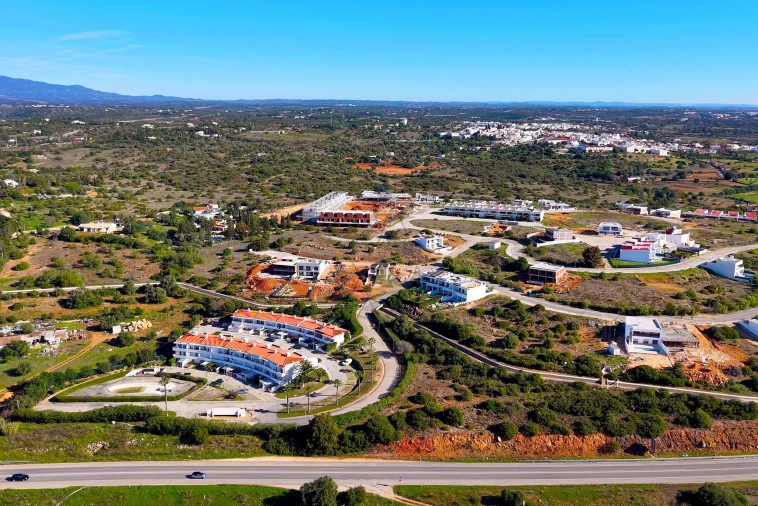 Moradia T4 para Venda em Mexilhoeira Grande Foto 27