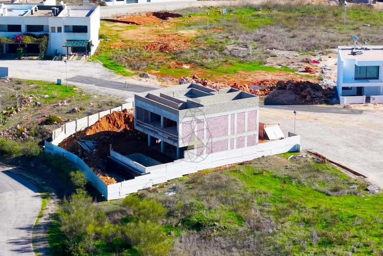 Moradia T4 para Venda em Mexilhoeira Grande Foto 32