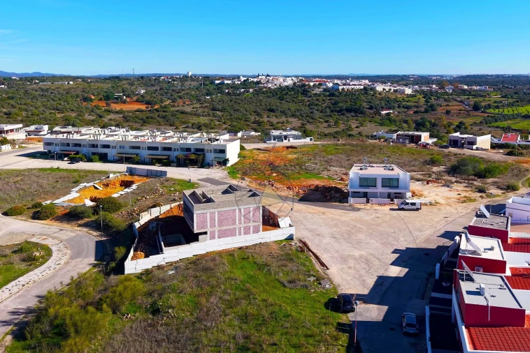 Moradia T4 para Venda em Mexilhoeira Grande Foto 31