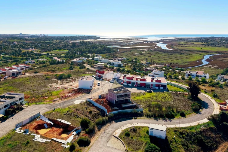 Moradia T4 para Venda em Mexilhoeira Grande Foto 3