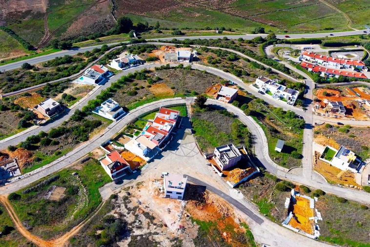 Moradia T4 para Venda em Mexilhoeira Grande Foto 33