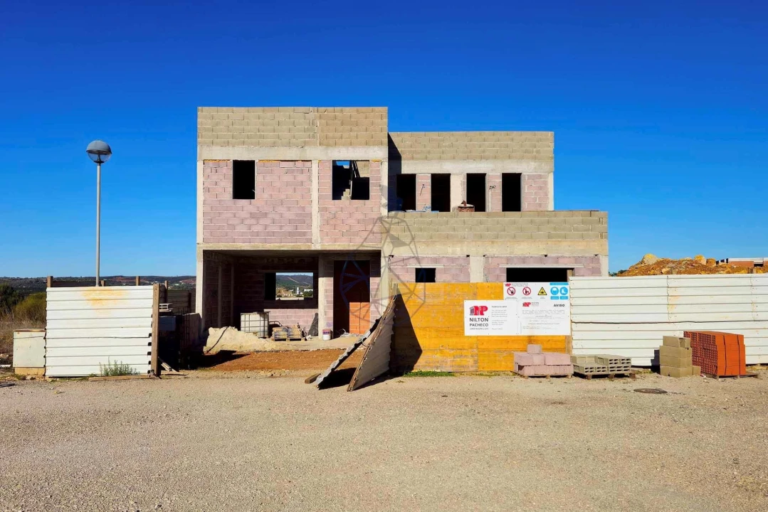 Moradia T4 para Venda em Mexilhoeira Grande Foto 23