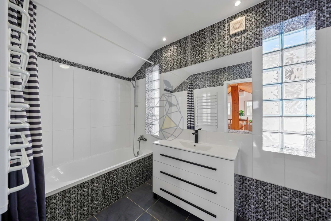 Moradia T3 para Venda em Guia Foto 25