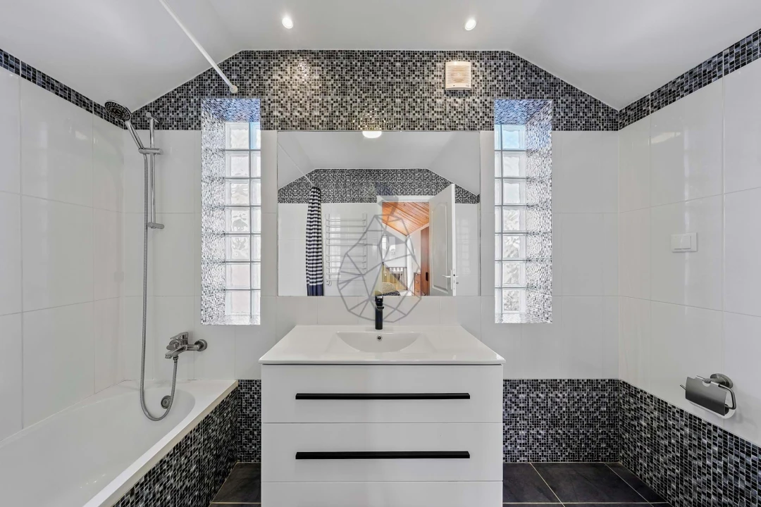 Moradia T3 para Venda em Guia Foto 26