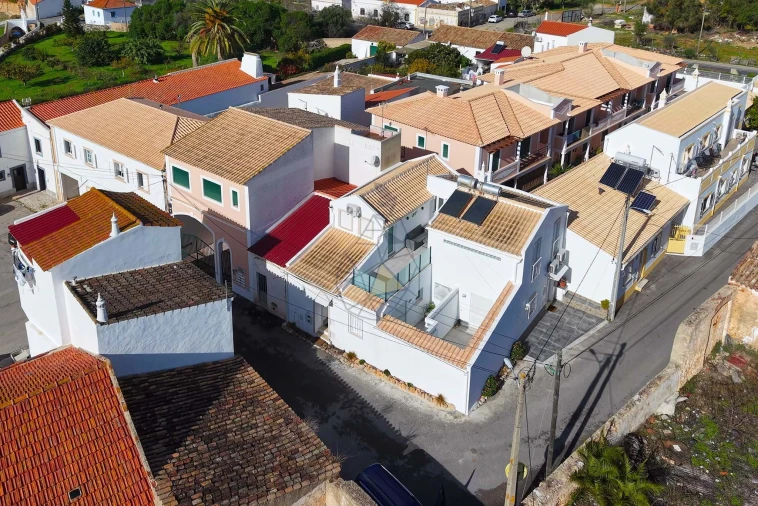 Moradia T3 para Venda em Guia Foto 58