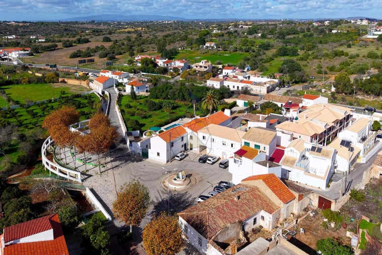 Moradia T3 para Venda em Guia Foto 57