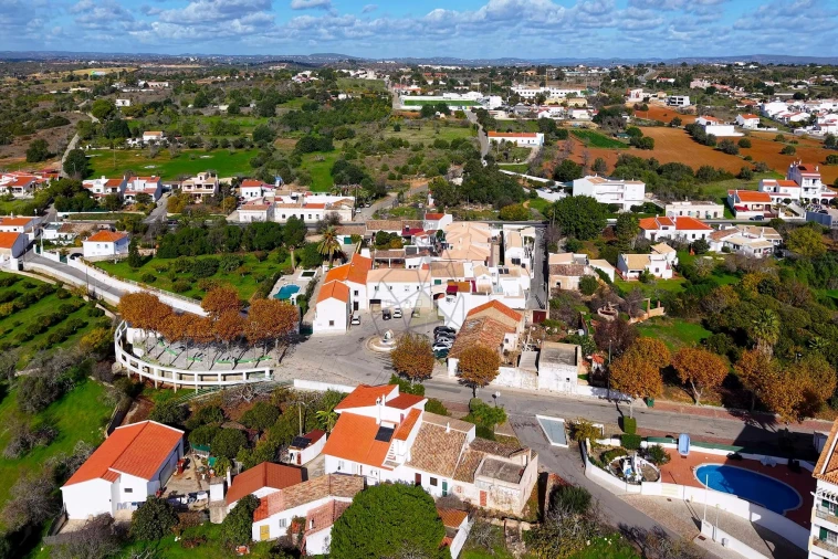 Moradia T3 para Venda em Guia Foto 60