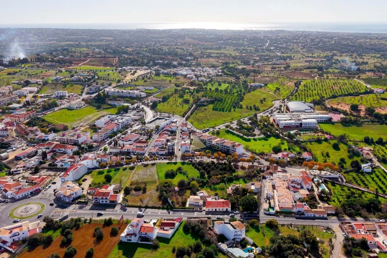 Moradia T3 para Venda em Guia Foto 61