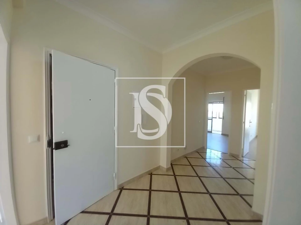 Apartamento T2 para Venda em Seixal Foto 13