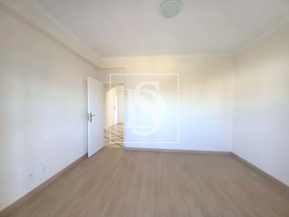 Apartamento T2 para Venda em Seixal Foto 10