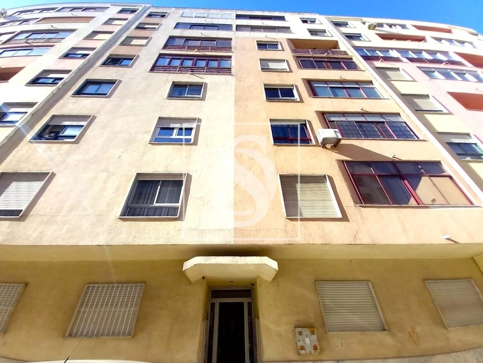 Apartamento T2 para Venda em Seixal Foto 24