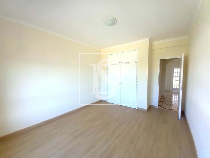 Apartamento T2 para Venda em Seixal Foto 8