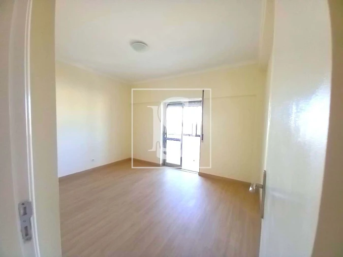 Apartamento T2 para Venda em Seixal Foto 7